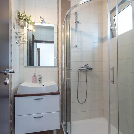 Stunning Sea View Ani Apartment