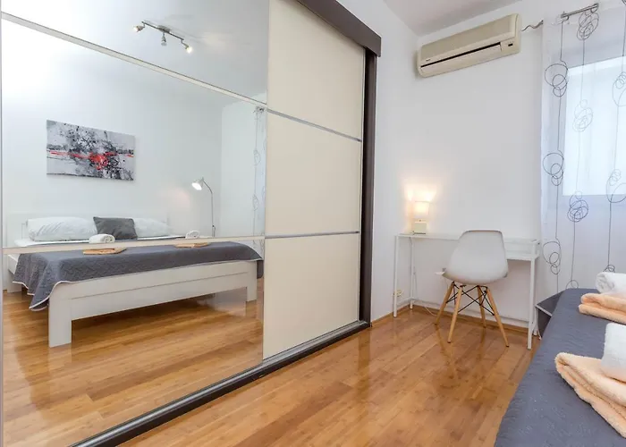Stunning Sea View Ani Apartment